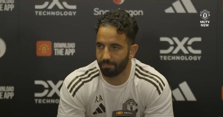 阿莫林:塞斯科准备好了,他会是曼联长期主力,是否首发拭目以待