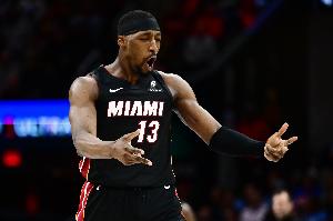 阿德巴约上半场12投6中得到16分4板3助 首节独得12分2助