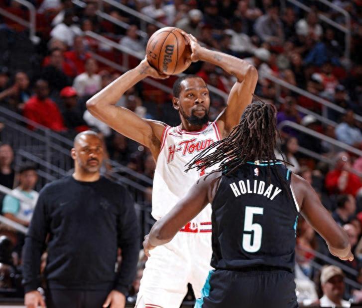 必发-险胜开拓者！阿门轰26+7，谢泼德17+6+3再超神下去，火箭能争冠了