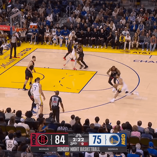 必发-库里把KD晃成&amp;quot;木头人&amp;quot;，2秒完成读心反杀